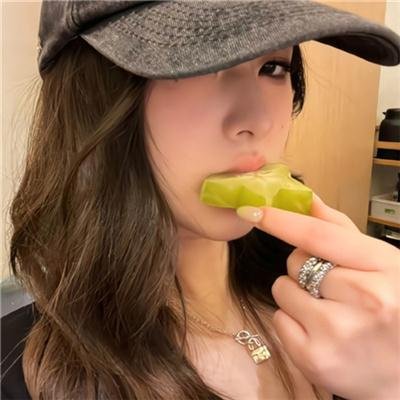 女大学生